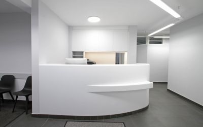 Arztpraxis Einrichtung Massanfertigung Empfangspult Neudoerfler