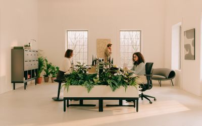 Flux E2 Arbeitstisch Bürosituation mit vier Arbeitsplätzen