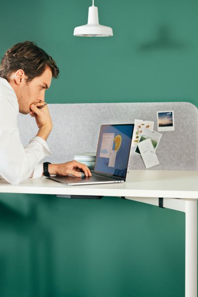 Flux m arbeitstisch hoehenverstellbar nachhaltig stromlos bueromoebel neudoerfler