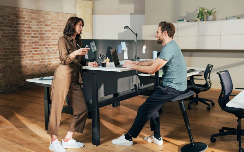 Flux E Twintable Gemeinsame Pinnwand Teamarbeitsplatz - Bürotisch