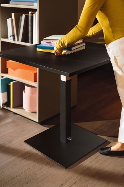 Motion Mini Besprechungstisch Quadratisch Bueromoebel Hoehenverstellbar Neudoerfler