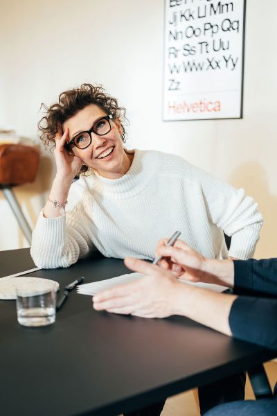 Mymotion Besprechungstisch Meeting Gespraech Ausstattung Buero Neudoerfler