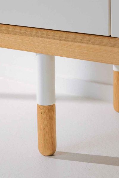 Venice by neudoerfler schrank bueromoebel eiche beine zweifarbig architekten design