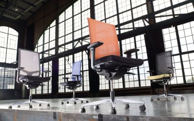 Viasit linea sitzmoebel netzruecken schwarz chrom netz armlehnen farben stuhl seminar event buero neudoerfler