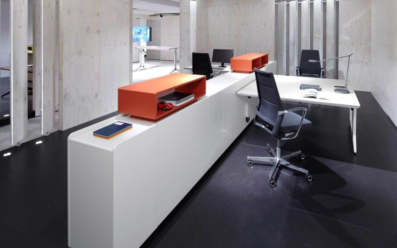 Planmöbel Unit Backbone Arbeitstisch fürs Büro | Schrank Doppelarbeitsplatz Büro - Neudoerfler