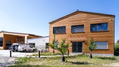 Nikko pv referenz neudoerfler buerogebaeude nachhaltig 42