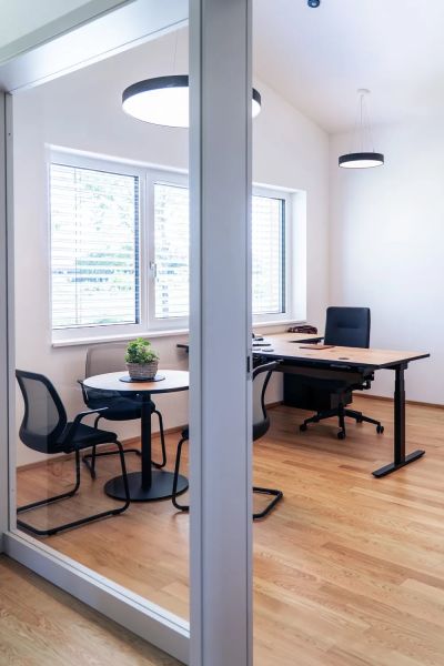 Nikko pv referenz neudoerfler bueromoebel schreibtisch besprechungstisch 22