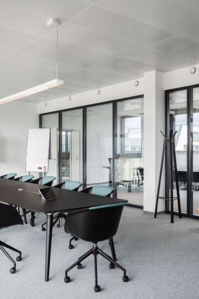 Palfinger meetingraum besprechungstisch bueromoebel neudoerfler